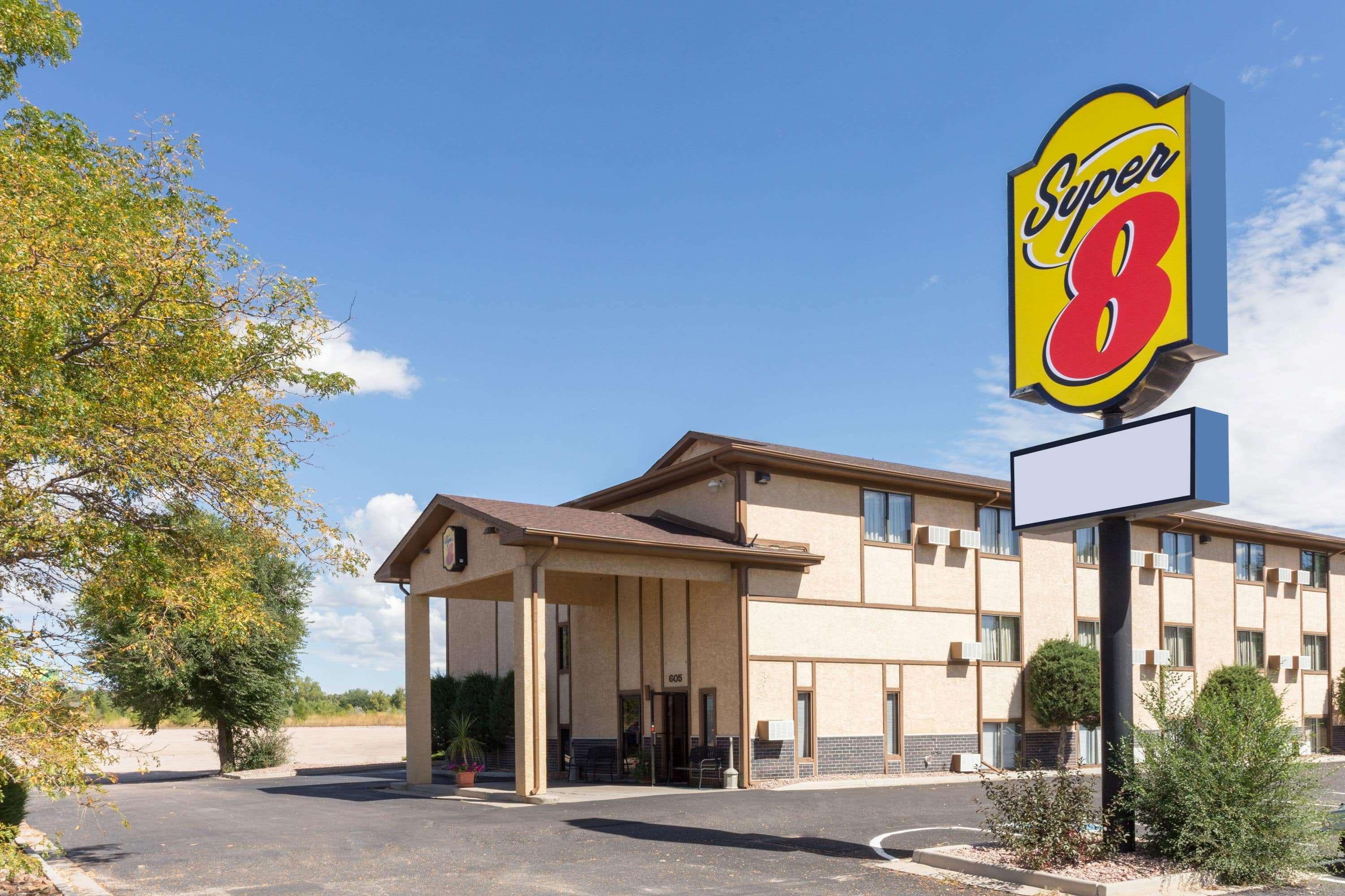 Super 8 By Wyndham Colorado Springs Peterson Space Force Cimarron Hills Esterno foto